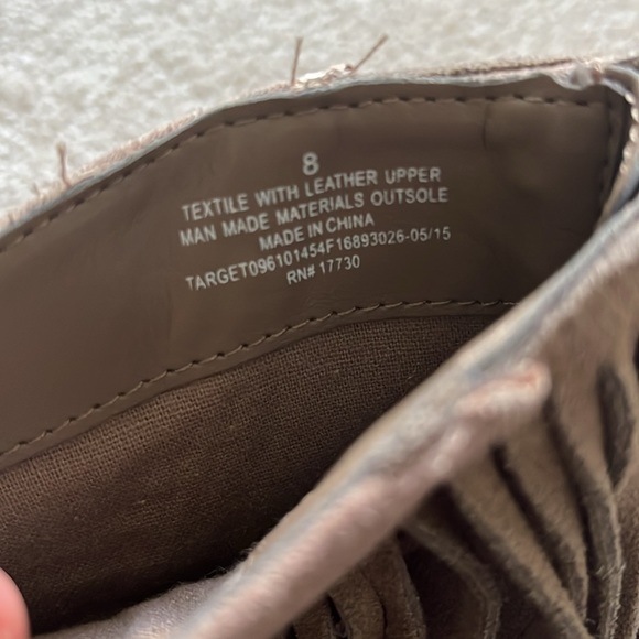 EUC Faux Suede Fringe Booties || Size 8 - Picture 4 of 4